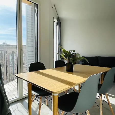 Old Center Charming Brand New Apartment