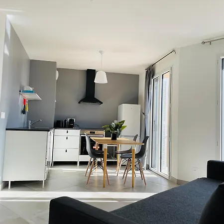 Old Center Charming Brand New Apartment *
