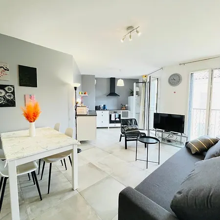 Apartment Old Center Charming Brand New
